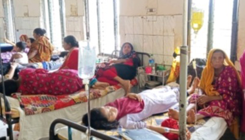 এক স্কুলের ১৫ ছাত্রী অসুস্থ হয়ে হাসপাতালে | স্কুল নিউজ 