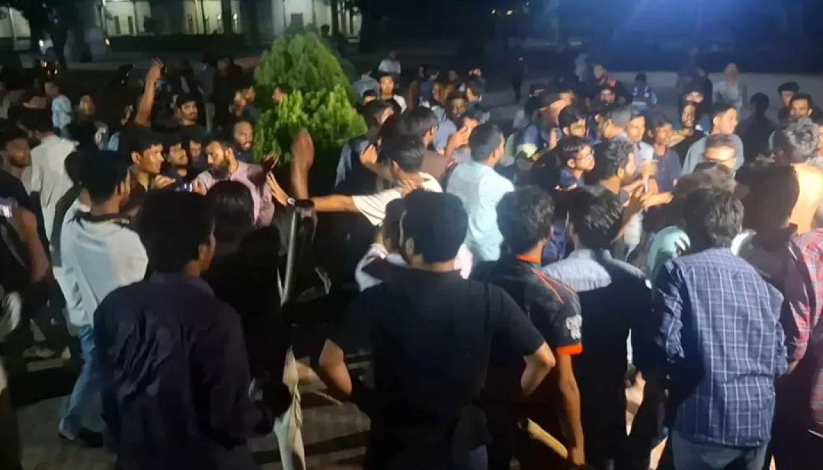 Chhatra dal condemns shibir attack on student unions march at ru