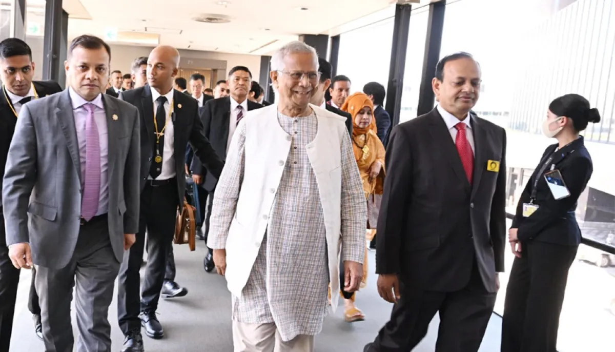 Chief advisor arrives in japan