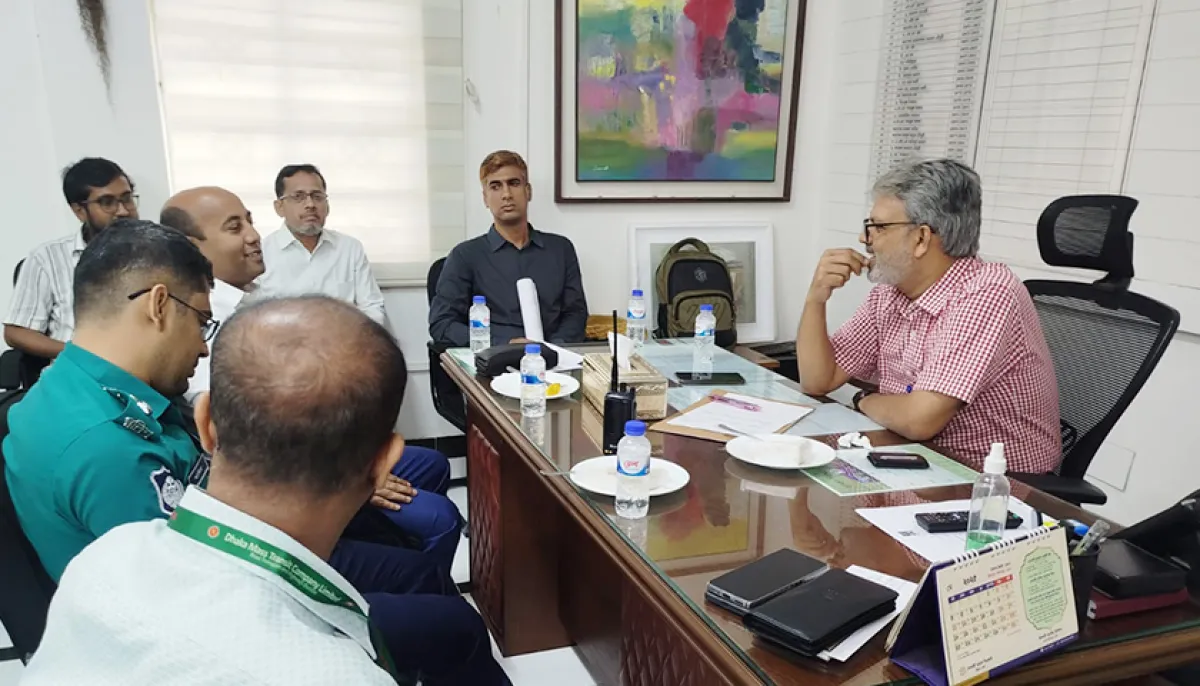 Du taken decisions to remove vendors richshawas to ensure safe academic environment
