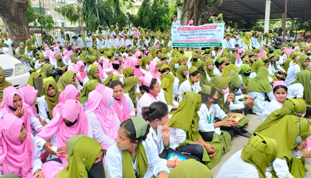 Sit in at dc office demanding degree equivalence