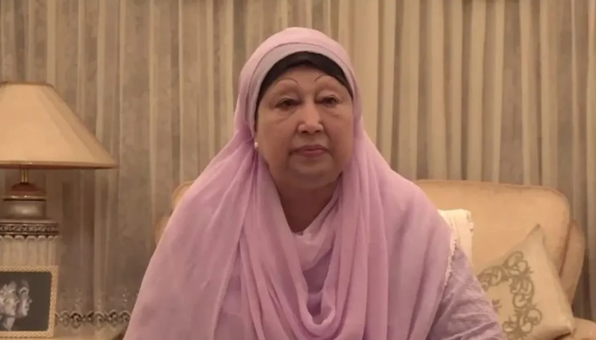 Public works advisor hands over gulshan house papers to khaleda zia