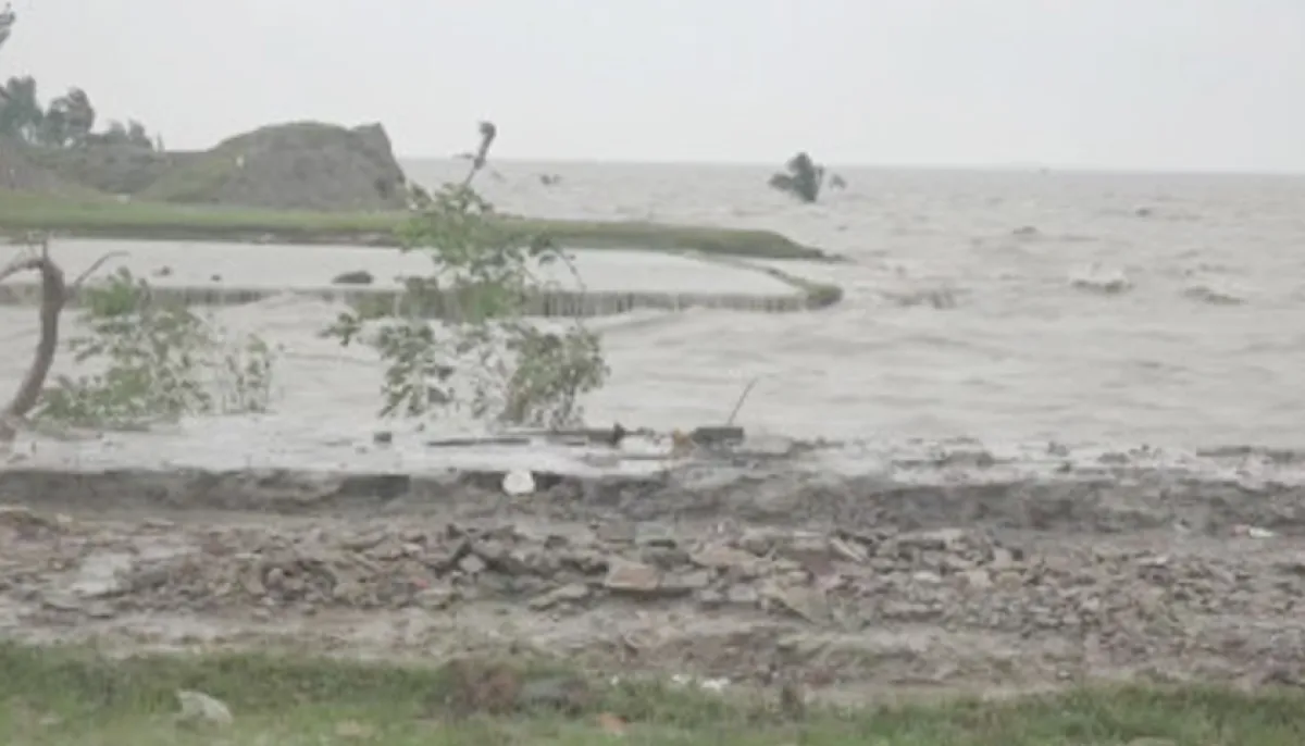Hatiya sandwip isolated 10 districts flooded