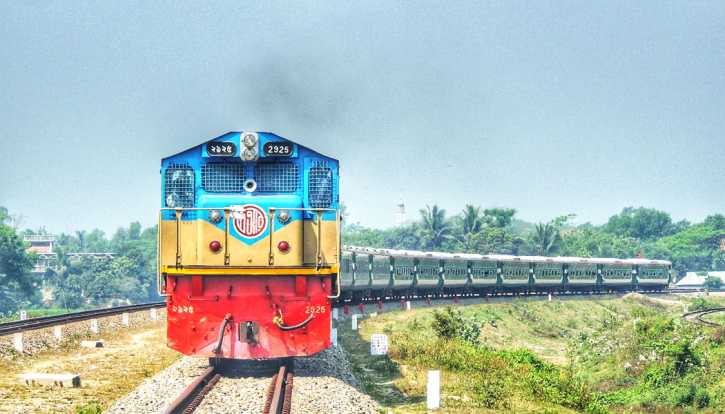 ট্রেনে ফিরতি ঈদযাত্রার ১০ জুনের টিকিট বিক্রি শুরু | দেশবার্তা নিউজ 