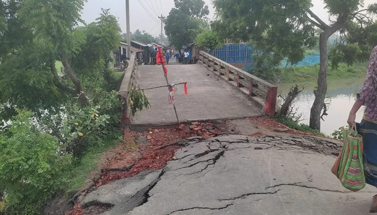 Bridge collapse causes suffering for millions of people