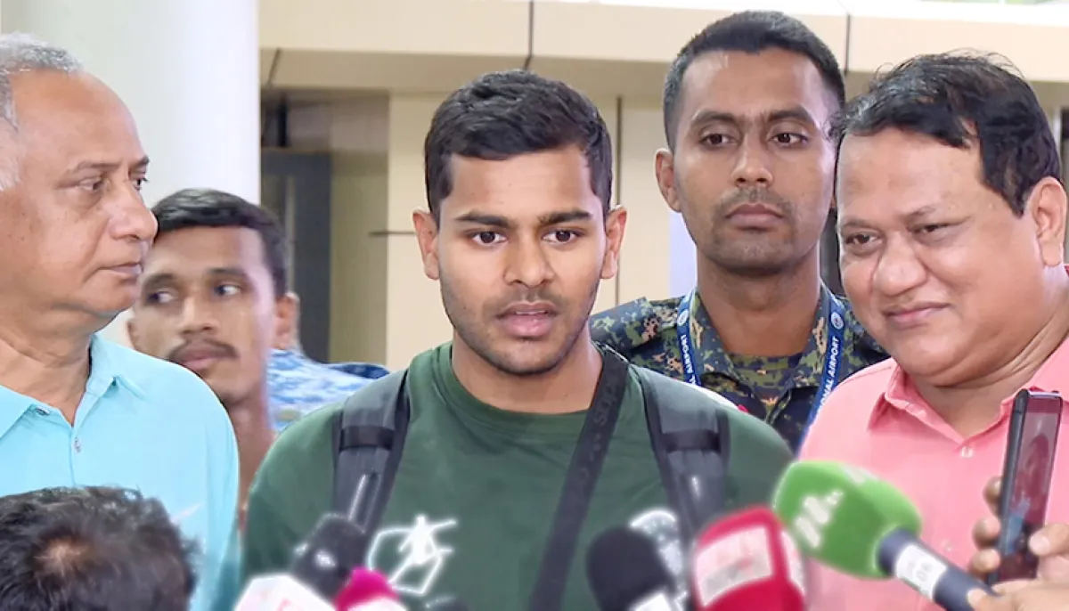 Shamit som arrives in dhaka