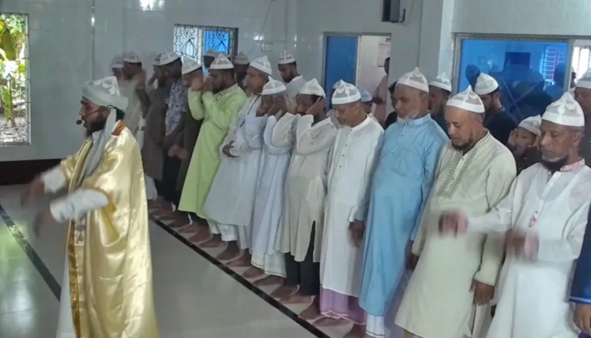 Eid celebrations in barisal in line with saudi arabia