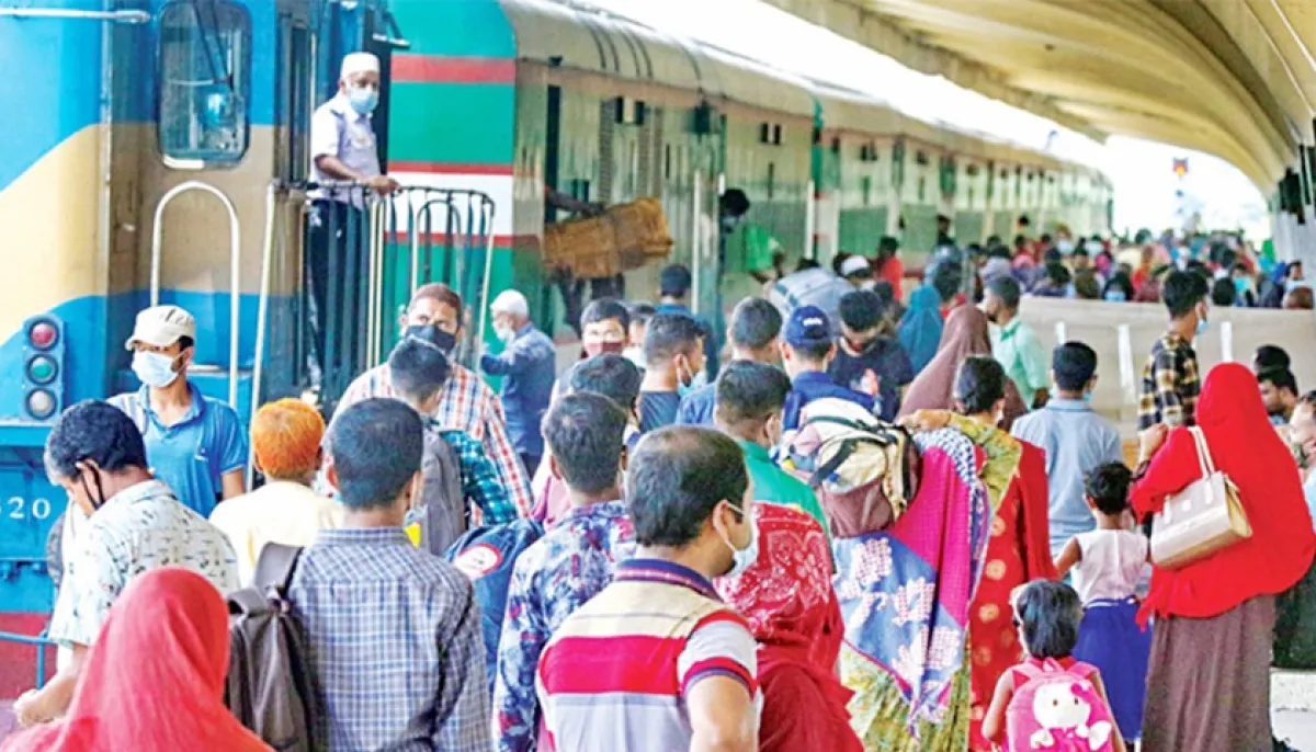 Railway ministry requests passengers to wear masks on eid return journey