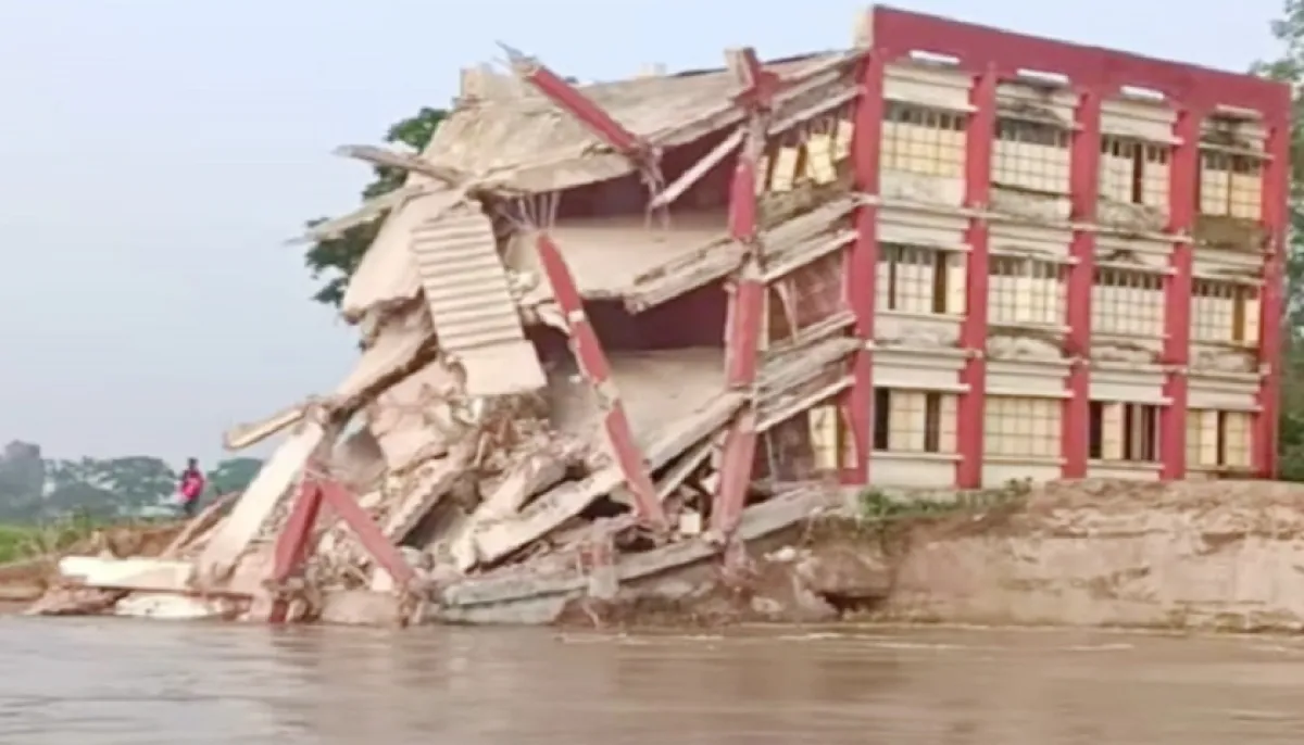 Three storey school submerged in jamuna on eid day