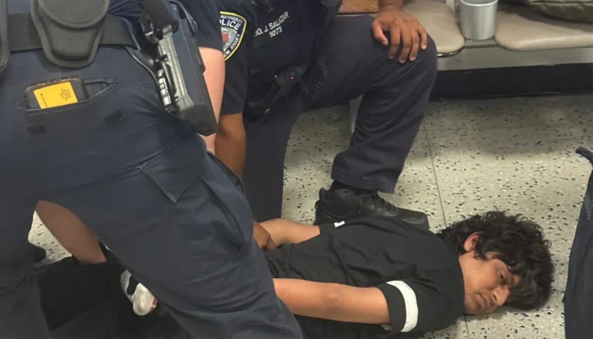 Indian students hands and feet tied at us airport
