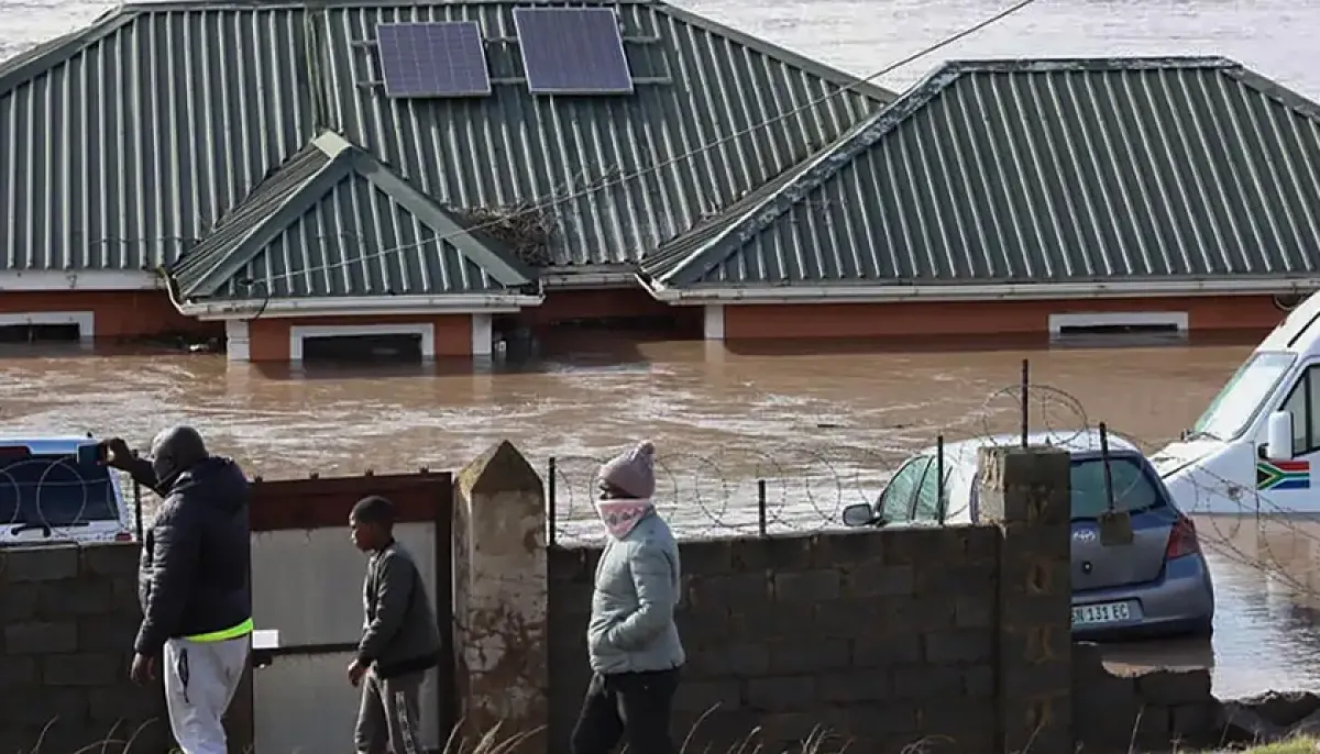 Floods kill 50 people in south africa including schoolchildren