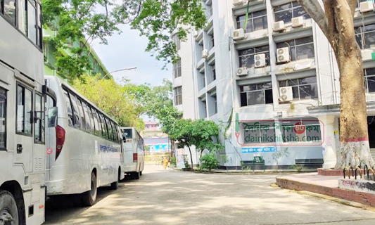 জবিতে ছুটির আমেজ কাটেনি, এখনো ক্যাম্পাস ফাঁকা | শিক্ষা নিউজ 