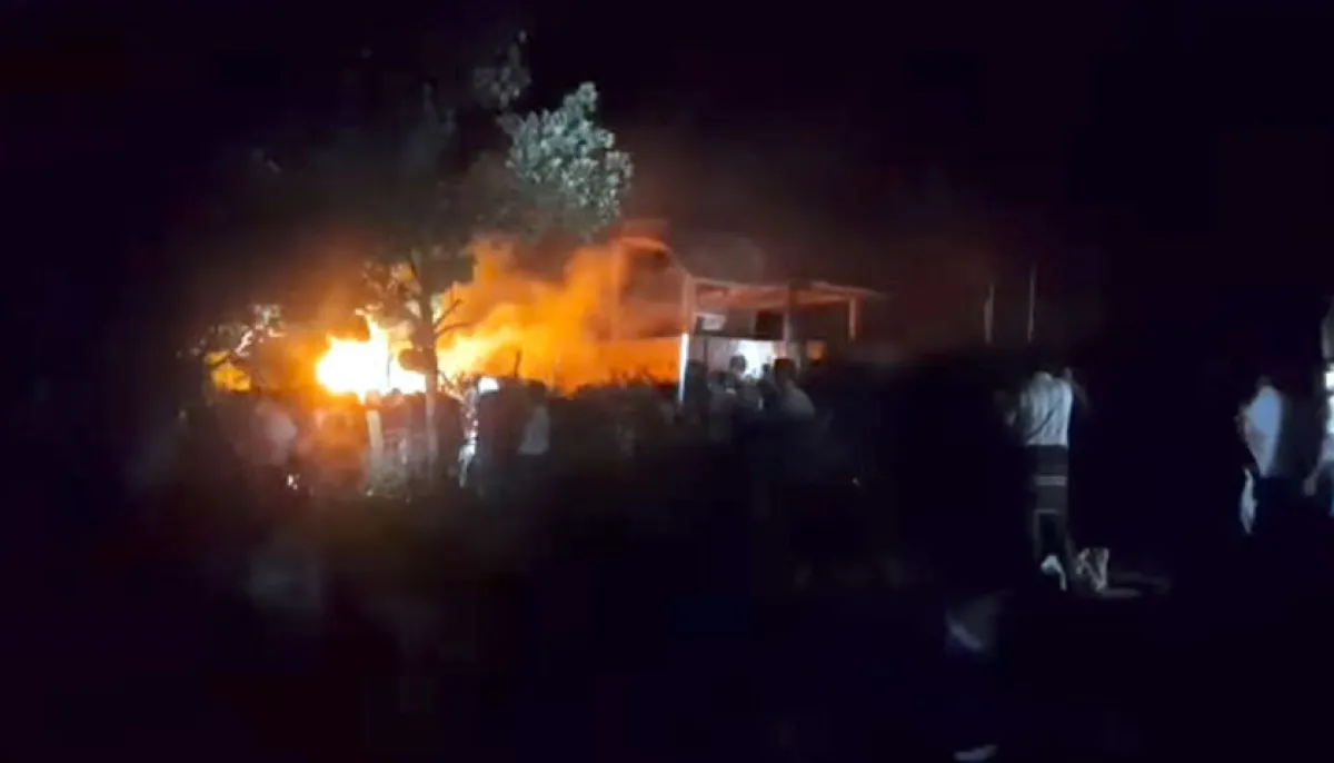 Clashes in brahmanbaria over torchlight at midnight 20 injured