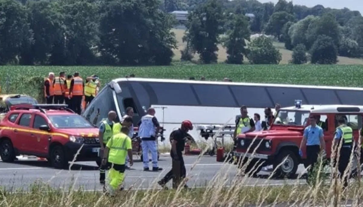 Many injured as bus carrying ukrainian students overturns in france