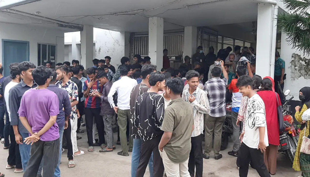 Barisal examinees have 3 demands including postponing hsc exams