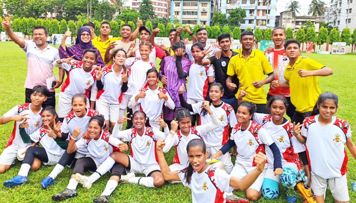 Four divisions win in girls football at the national gold cup