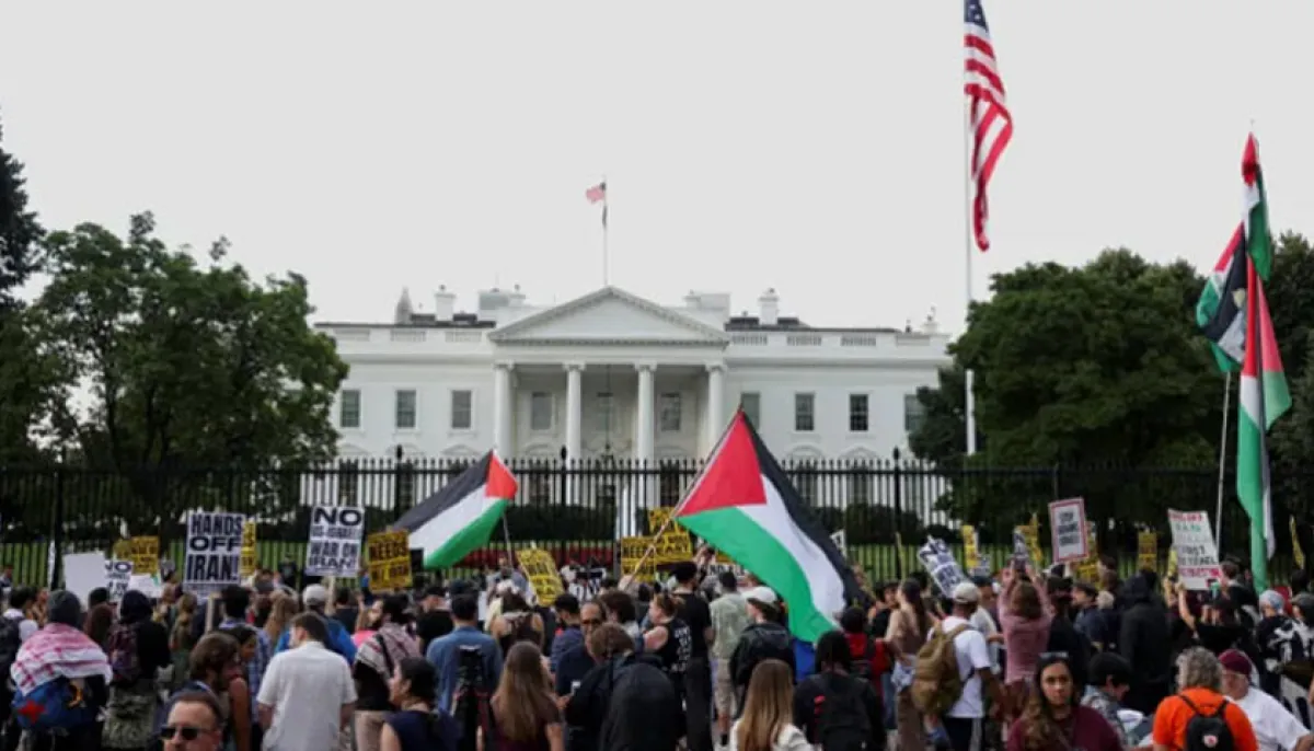 Anti war protest in front of the white house