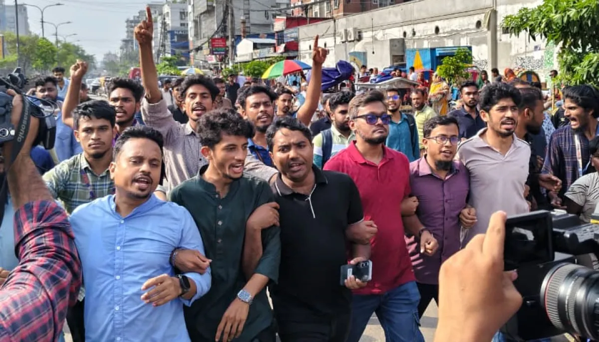 Police did not use force during uiu students protest