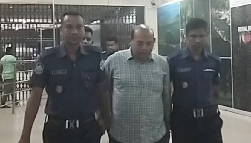 ভারতে পালানোর সময় সাবেক উপজেলা চেয়ারম্যান গ্রেফতার | দেশবার্তা নিউজ 