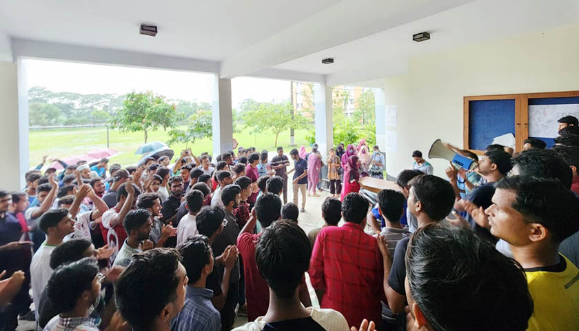 উত্তপ্ত বরিশাল ইঞ্জিনিয়ারিং কলেজ, প্রশাসনিক ভবন অবরোধ | কলেজ নিউজ 