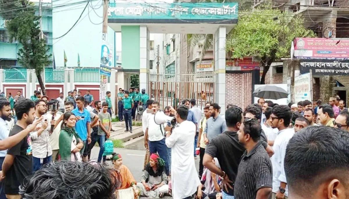 Students lock out kmp headquarters