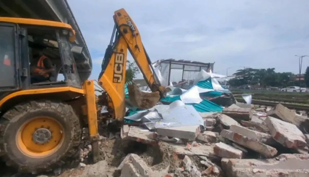 Railway land recovered by razing illegal structures in khilkhet
