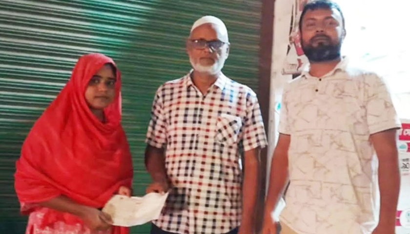 মধ্যরাতে ছাত্রীর এইচএসসির প্রবেশপত্র পৌঁছে দিয়ে প্রশংসায় ভাসছেন শিক্ষক | এইচএসসি/আলিম নিউজ 