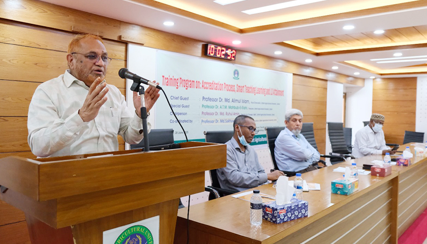 প্রযুক্তি নির্ভর শিক্ষায় দক্ষতা অর্জন করতে হবে: সিকৃবি ভিসি | বিশ্ববিদ্যালয় নিউজ 