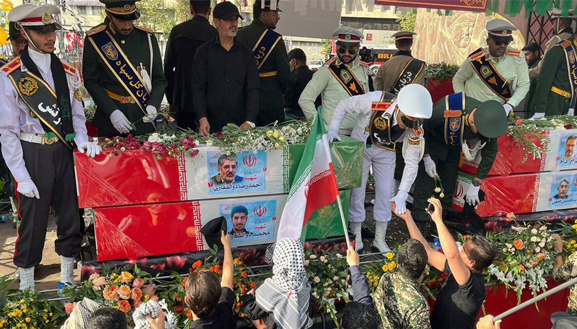 ইরানে সেনা কমান্ডার-পরমাণু বিজ্ঞানীসহ ৬০ জনের রাষ্ট্রীয় জানাজা অনুষ্ঠিত | বিবিধ নিউজ 