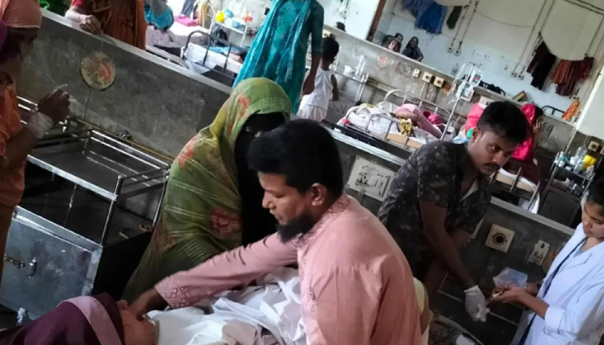 Acid burned woman rescued wrapped in polythene on the side of the highway