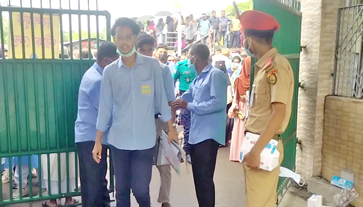 Nearly 22000 absent on second day of hsc 41 expelled