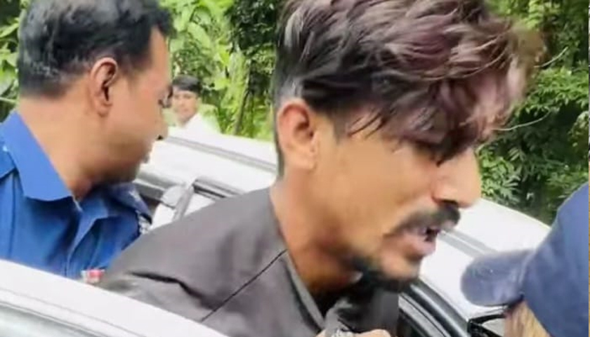 এইচএসসি পরীক্ষাকেন্দ্রের সামনে গু*লি, অ*স্ত্রসহ গ্রেফ*তার ১ | এইচএসসি/আলিম নিউজ 
