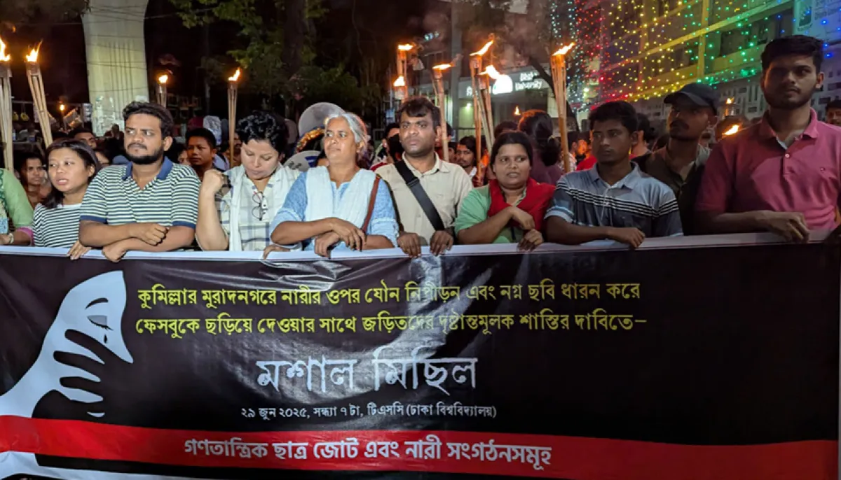 Torch procession at du over muradnagar rape incident