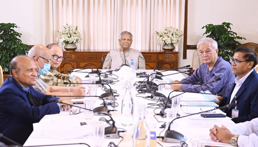পার্বত্য চট্টগ্রামের ১০০ স্কুলে ই-লার্নিং চালুর নির্দেশ প্রধান উপদেষ্টার | স্কুল নিউজ 