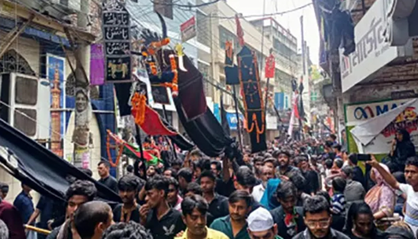 ‘হায় হোসেন, হায় হোসেন’ মাতমে তাজিয়া মিছিল শুরু | বিবিধ নিউজ 