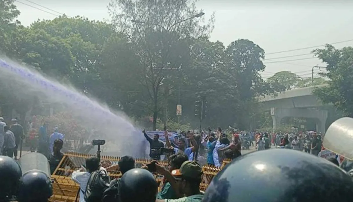 Water cannons fired at sacked former bdr members heading to secretariat