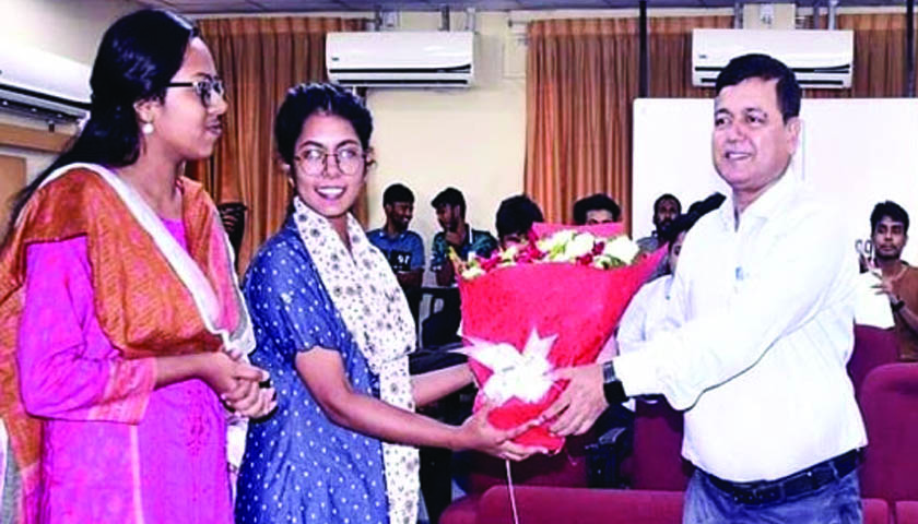 Innovative knowledge will be welcomed in taking BRUR forward: VC | University News 