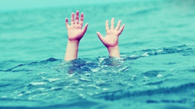 অনার্স পড়ুয়া ছাত্রীর লাশ পুকুরে | কলেজ নিউজ 
