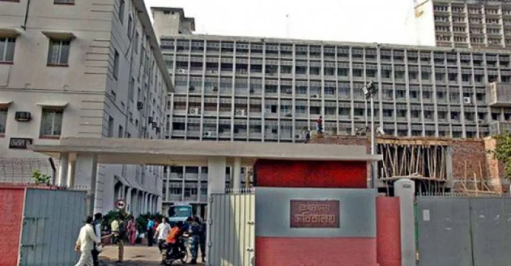 Lockdown program for employees at the secretariat today