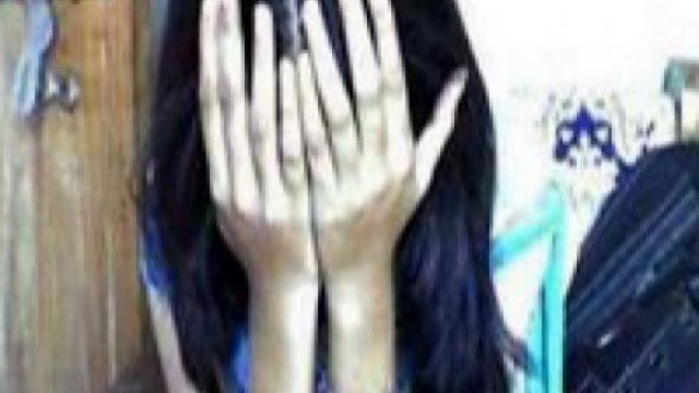 স্কুল ছাত্রীকে বছর ধরে ধর্ষণ | স্কুল নিউজ 