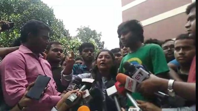 আবরার হত্যাকারীদের ফাঁসি ও আজীবন বহিষ্কারের দাবি | বিশ্ববিদ্যালয় নিউজ 