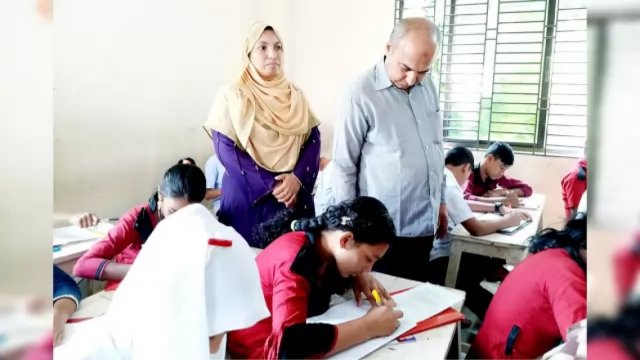 বাবার লাশ বাড়িতে রেখে পরীক্ষা দিল জ্যোতি | প্রাথমিক সমাপনী নিউজ 