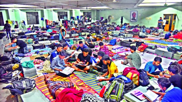 ঢাকা বিশ্ববিদ্যালয় যেন শরণার্থী শিবির | বিশ্ববিদ্যালয় নিউজ 
