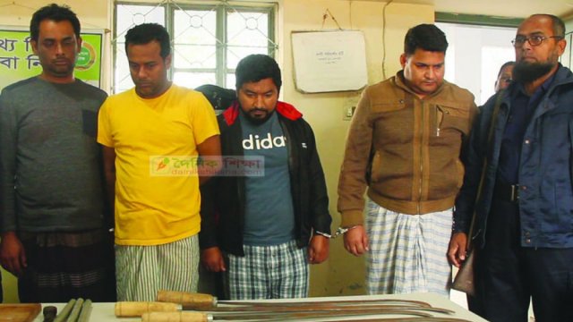 চাঁদাবাজির মামলায় ছাত্রলীগের সাবেক নেতা গ্রেফতার (ভিডিও) | বিবিধ নিউজ 
