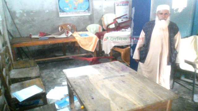 সভাপতি হতে না পেরে যুবলীগ নেতার বিরুদ্ধে মাদরাসায় ভাংচুরের অভিযোগ | মাদরাসা নিউজ 