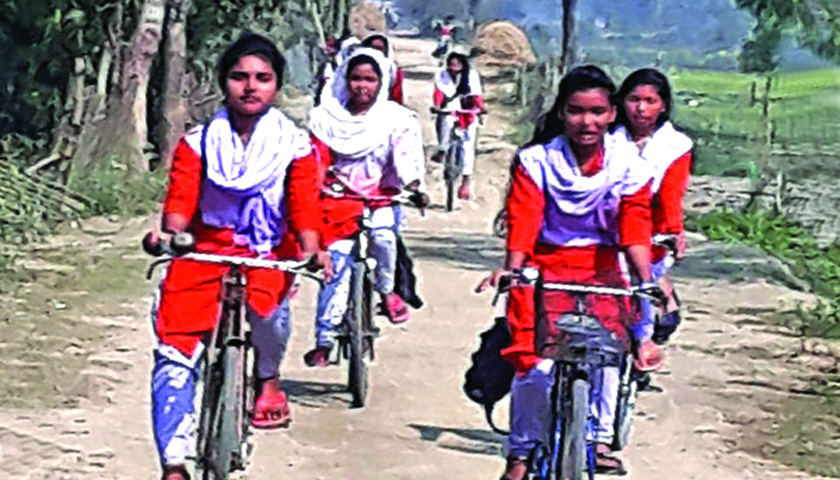 শাহজাদপুরে ৪ জঙ্গির আত্মসমর্পণ, আগ্নেয়াস্ত্র-জিহাদি বই উদ্ধার | বিবিধ নিউজ 