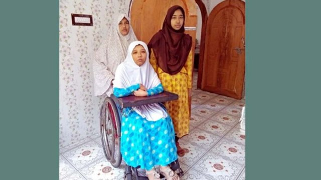 জিপিএ-৫ পেল স্কুল থেকে তাড়িয়ে দেয়া প্রতিবন্ধী মেয়েটি | এসএসসি/দাখিল নিউজ 