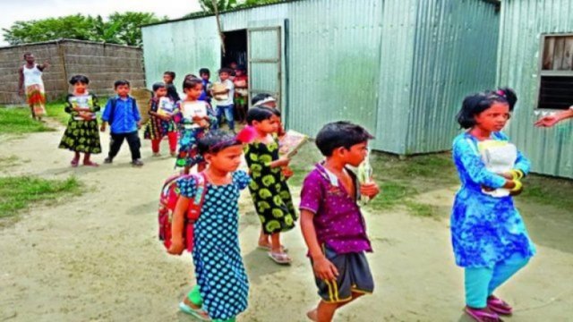 সন্তানদের লেখাপড়া নিয়ে দুশ্চিন্তায় পাটকল শ্রমিকরা | বিবিধ নিউজ 