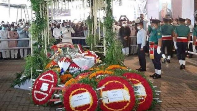 সশস্ত্র বাহিনীর পদোন্নতিতে উপযুক্ত কর্মকর্তাদের অগ্রাধিকার দিন : প্রধানমন্ত্রী | বিবিধ নিউজ 