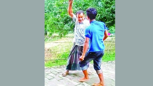 ছাত্রকে মারধরের দৃশ্য ফেসবুকে ভাইরাল, শিক্ষক গ্রেফতার | বিবিধ নিউজ 